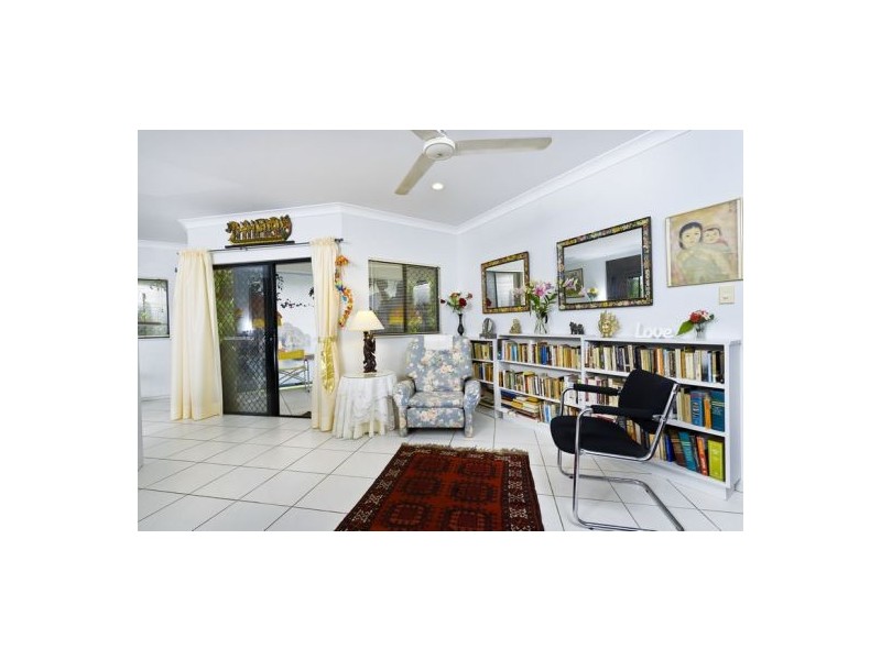 1 Mia Street, Kewarra Beach QLD 4879