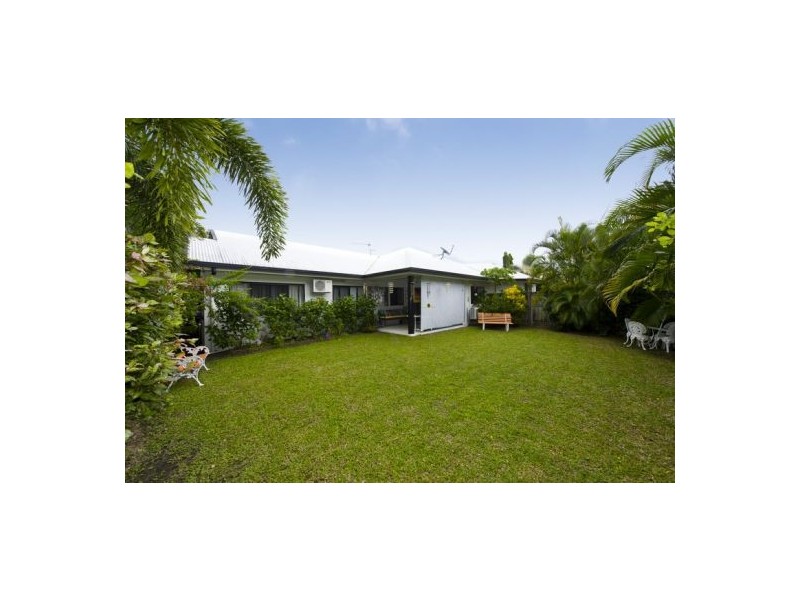 1 Mia Street, Kewarra Beach QLD 4879