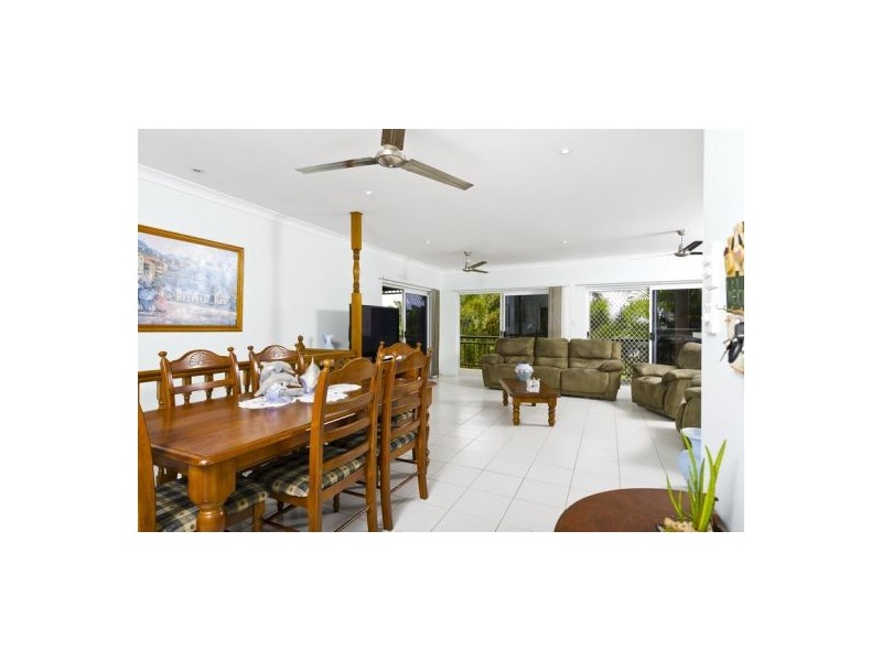 22 Summer Hill Drive, Mooroobool QLD 4870