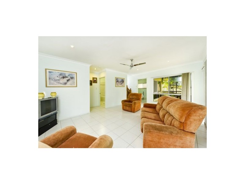 22 Summer Hill Drive, Mooroobool QLD 4870