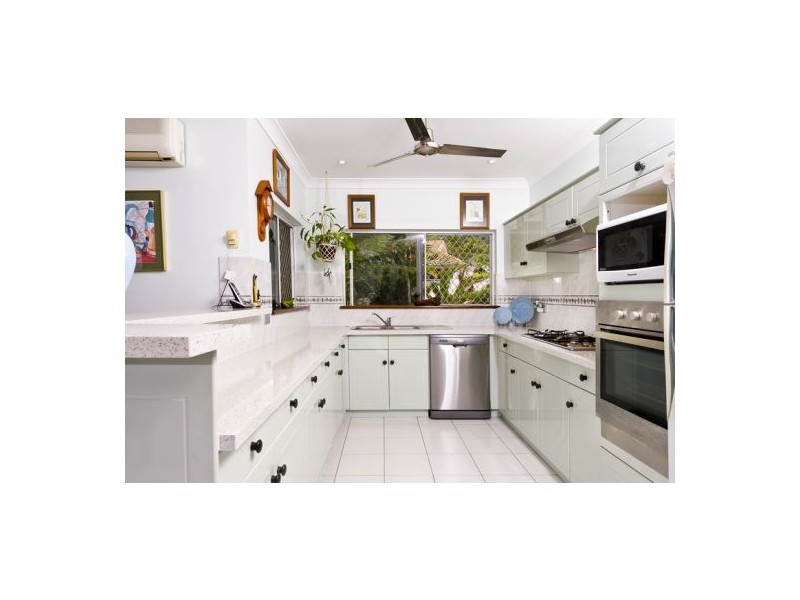 22 Summer Hill Drive, Mooroobool QLD 4870