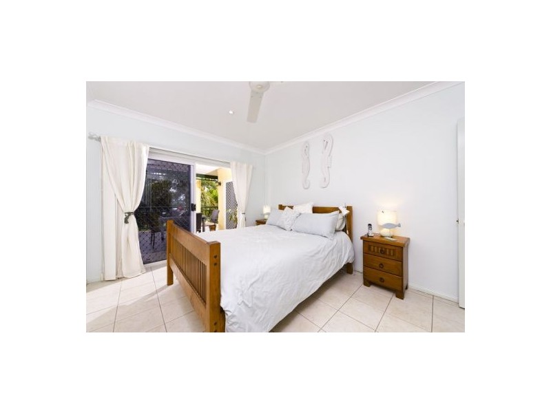 22 Summer Hill Drive, Mooroobool QLD 4870