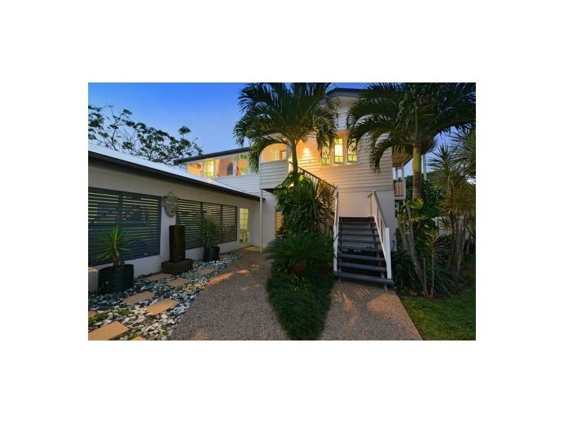 12 Creedy Street, Westcourt QLD 4870