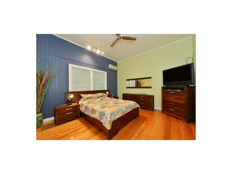 12 Creedy Street, Westcourt QLD 4870