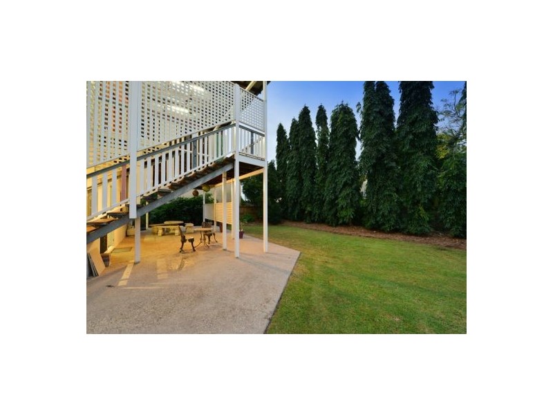 12 Creedy Street, Westcourt QLD 4870