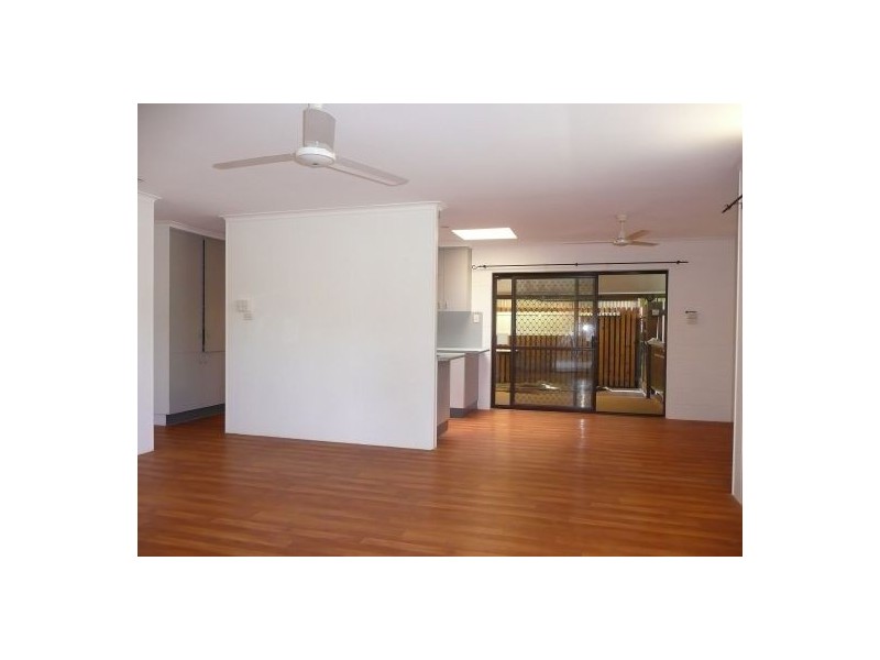 33 Mulligan St, Manoora QLD 4870