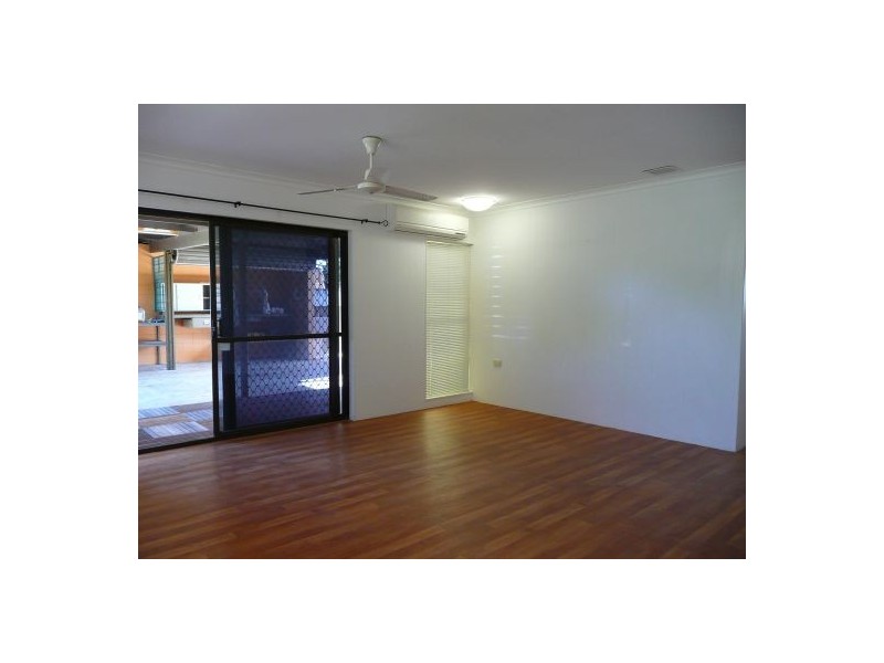 33 Mulligan St, Manoora QLD 4870