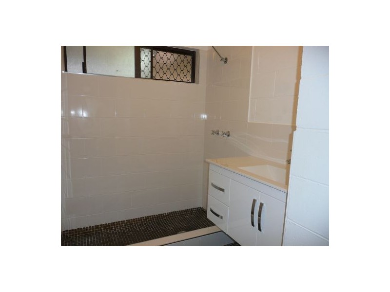 33 Mulligan St, Manoora QLD 4870