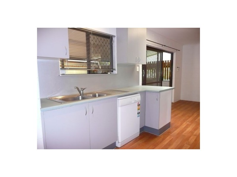 33 Mulligan St, Manoora QLD 4870