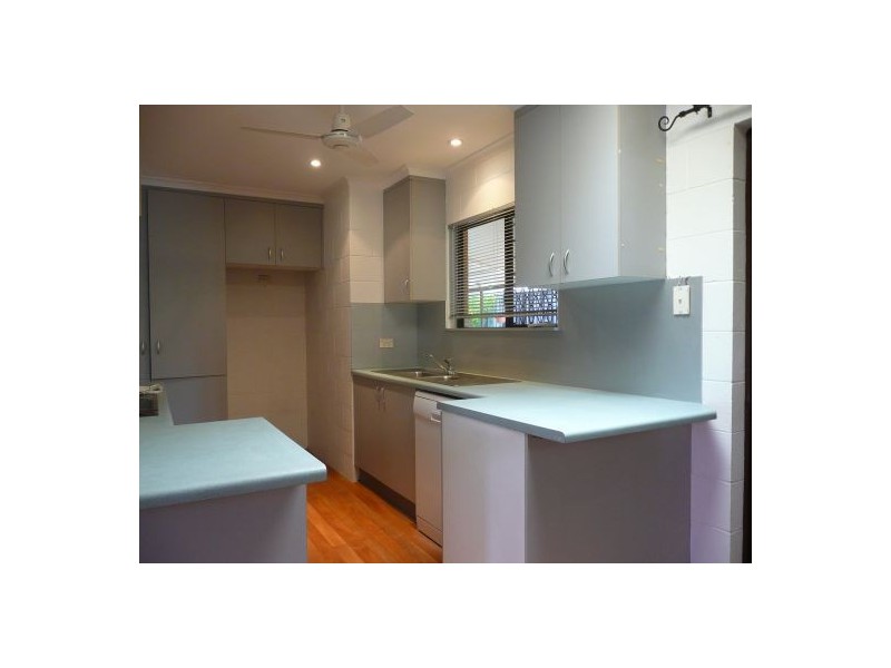 33 Mulligan St, Manoora QLD 4870