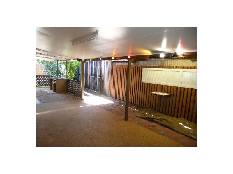 33 Mulligan St, Manoora QLD 4870