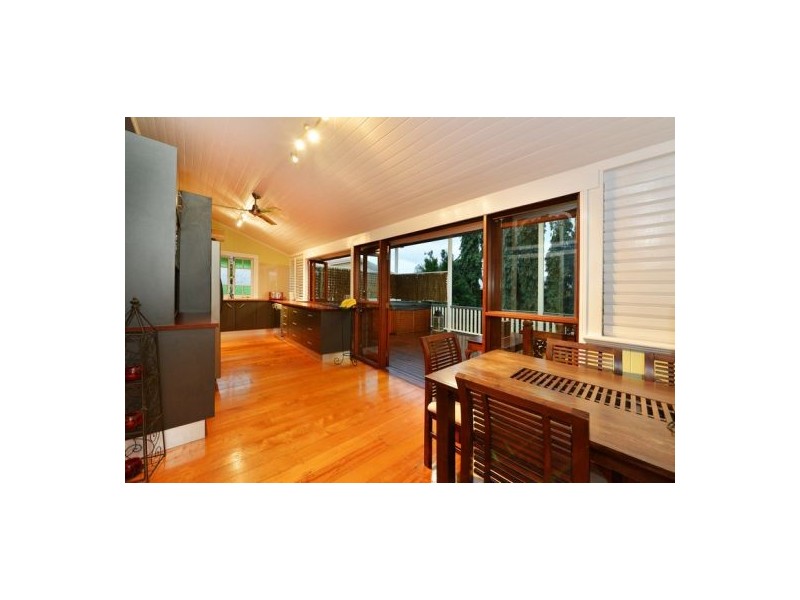 12 Creedy Street, Westcourt QLD 4870