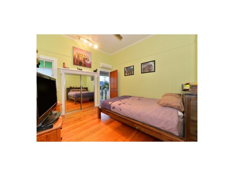 12 Creedy Street, Westcourt QLD 4870