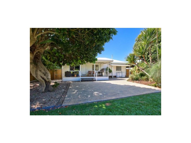 25-27 Muir St, Gordonvale QLD 4865