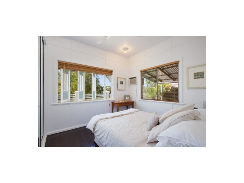 25-27 Muir St, Gordonvale QLD 4865