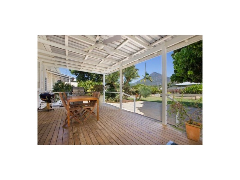 25-27 Muir St, Gordonvale QLD 4865