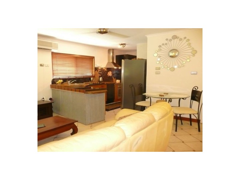 1/284 Lake Street, Cairns North QLD 4870