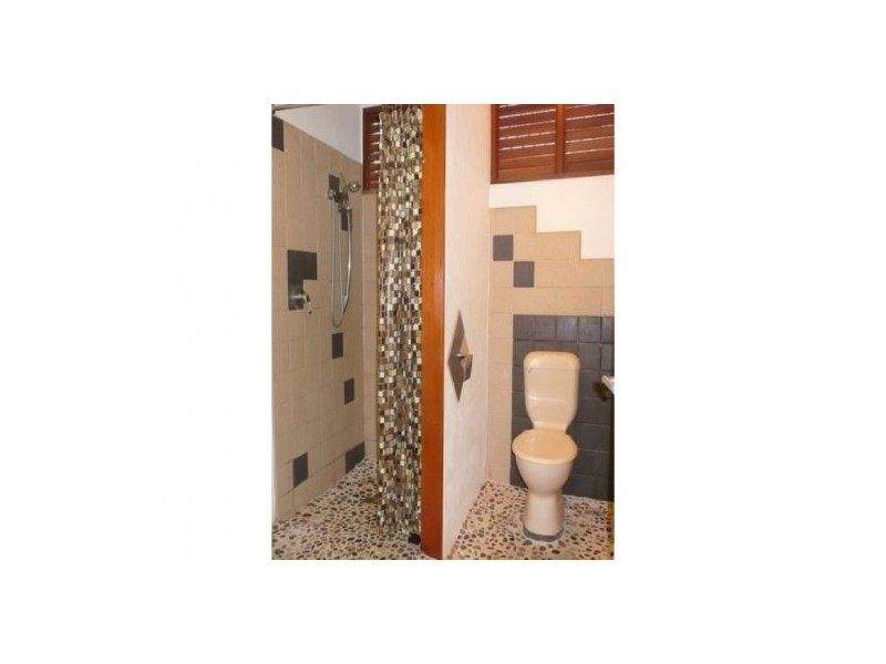 1/284 Lake Street, Cairns North QLD 4870