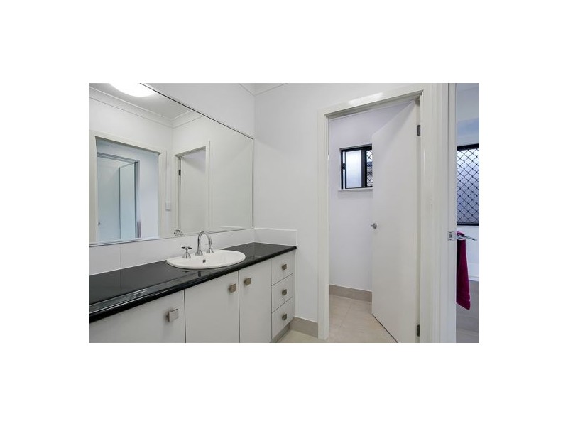 10 Botany Ave, Redlynch QLD 4870