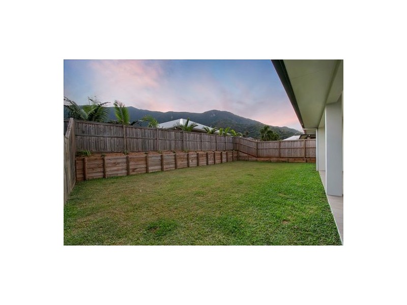 10 Botany Ave, Redlynch QLD 4870