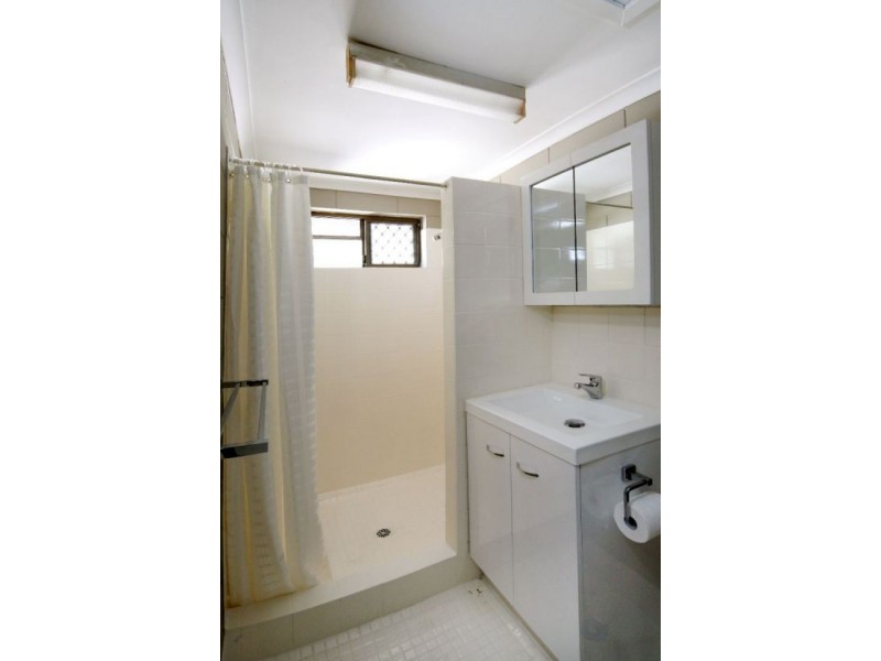 4/2 Mcpherson Street, Edge Hill QLD 4870