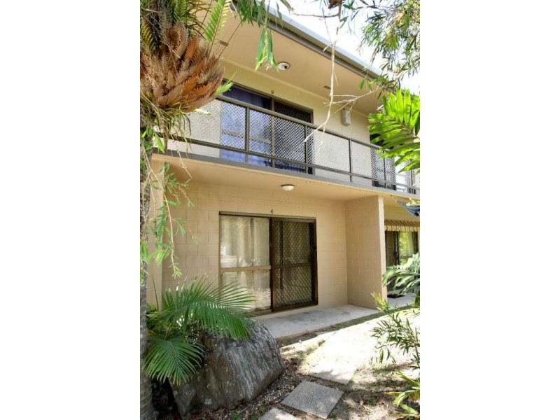 4/2 Mcpherson Street, Edge Hill QLD 4870