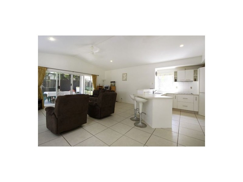 7 Sago, Palm Cove QLD 4879