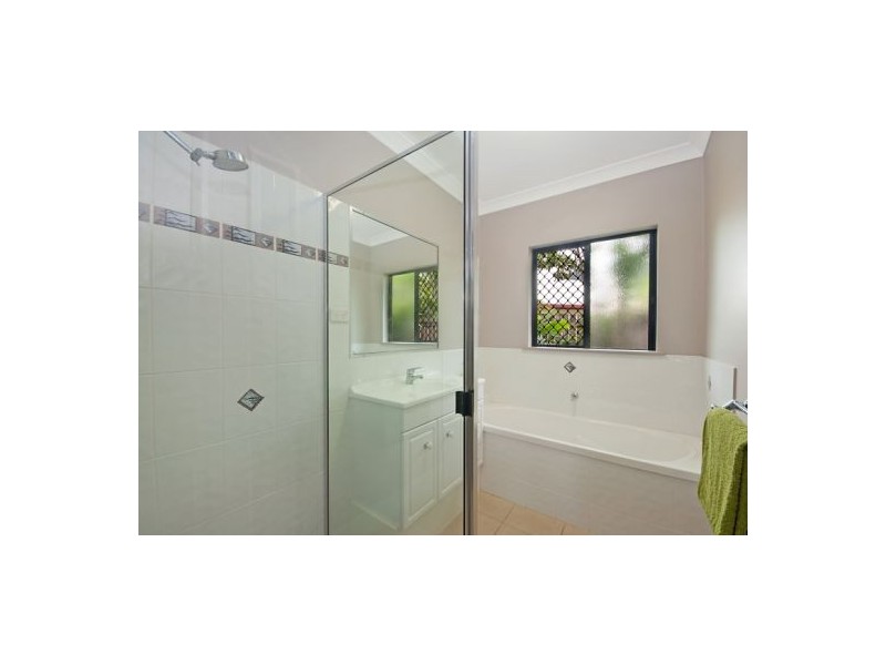 32 Altona Street, Bentley Park QLD 4869