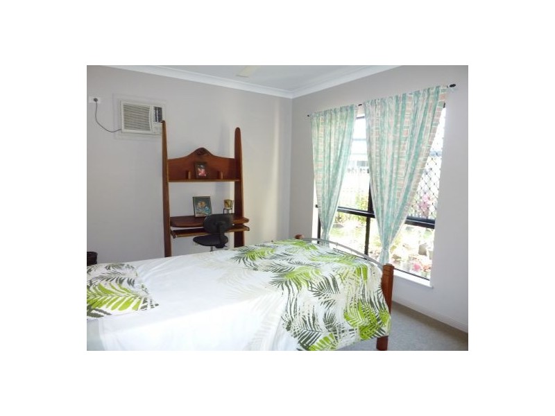 32 Altona Street, Bentley Park QLD 4869