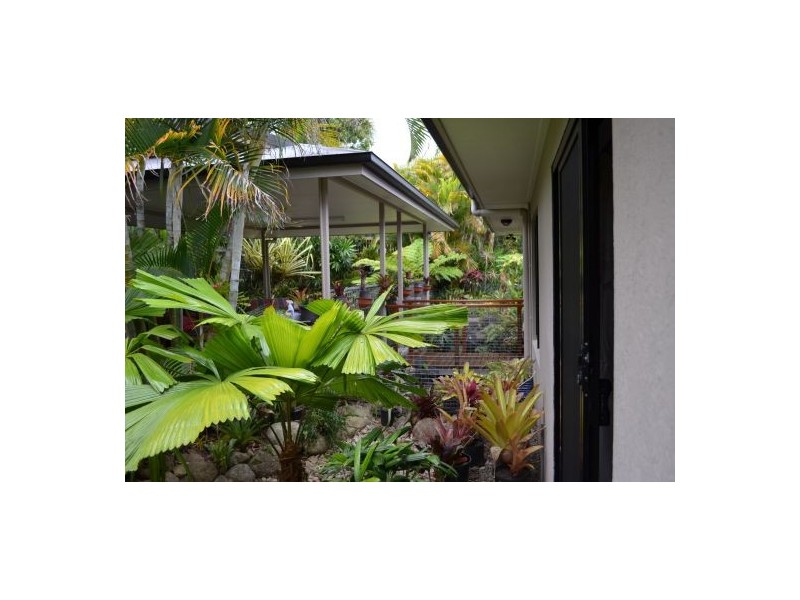 32 Altona Street, Bentley Park QLD 4869