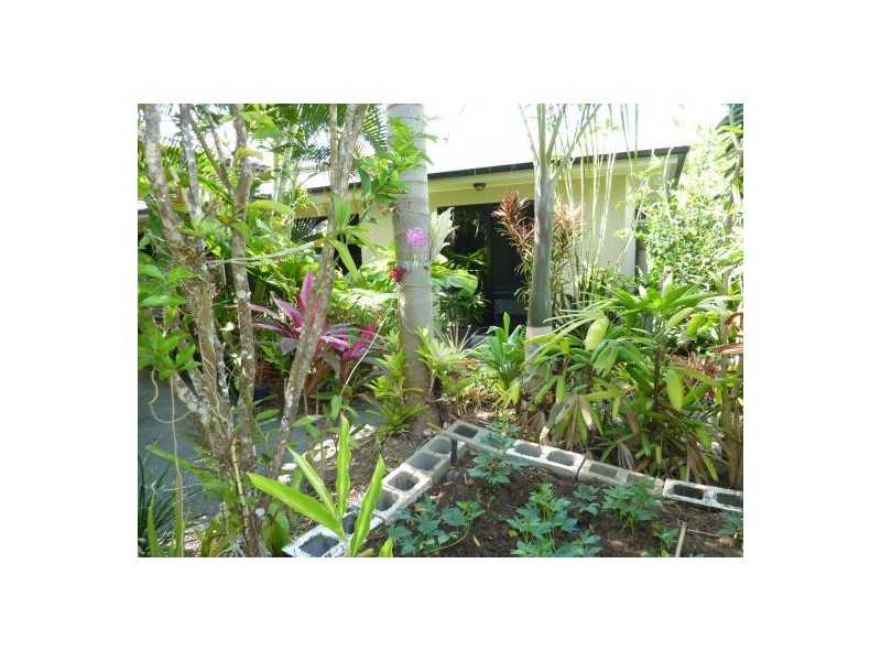 32 Altona Street, Bentley Park QLD 4869