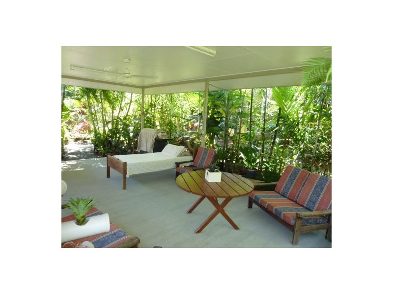 32 Altona Street, Bentley Park QLD 4869