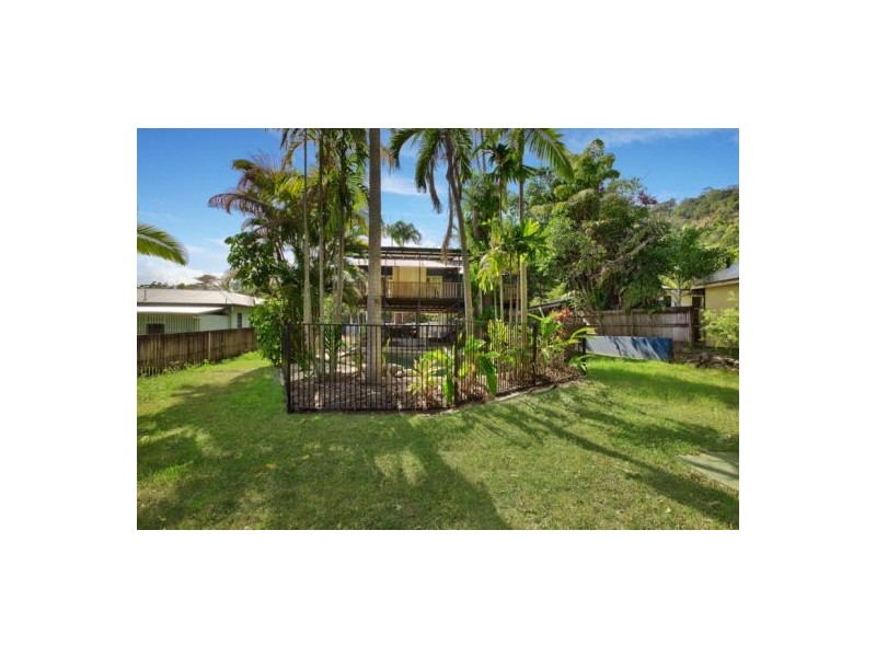 24 Dalziel Street, Stratford QLD 4870