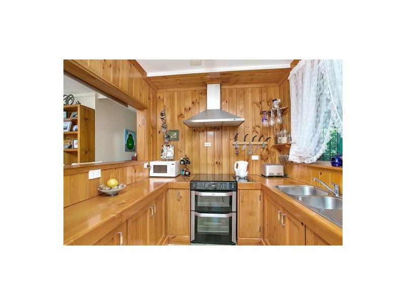 19 Woomera Street, Bayview Heights QLD 4868