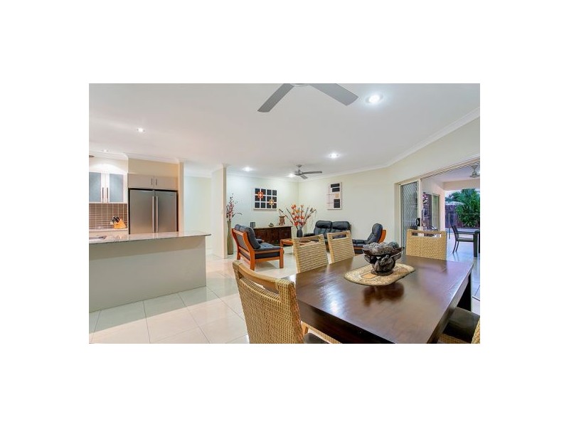 6 Saunders Court, Clifton Beach QLD 4879