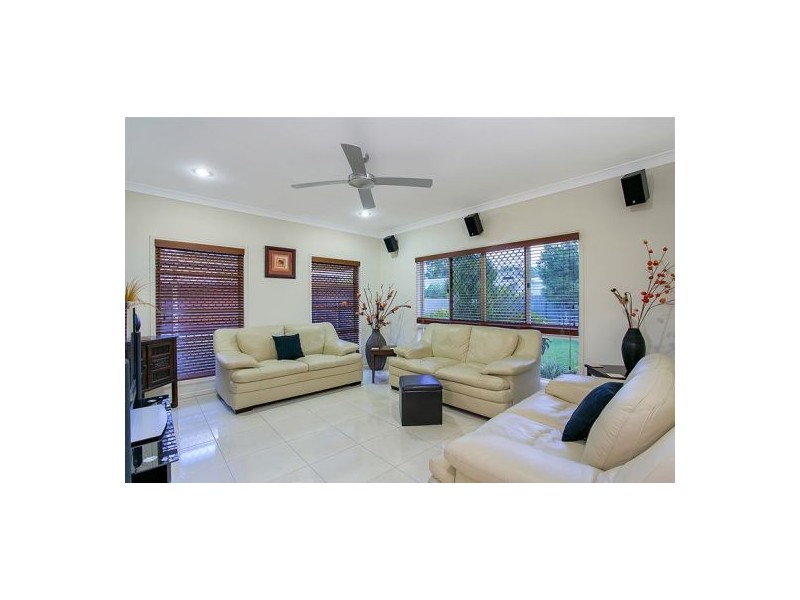 6 Saunders Court, Clifton Beach QLD 4879