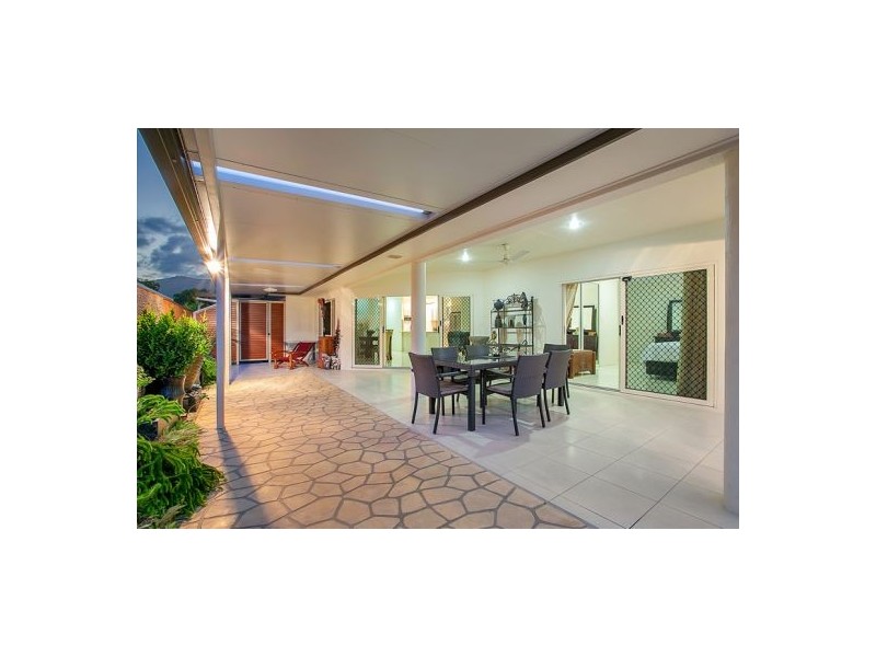 6 Saunders Court, Clifton Beach QLD 4879