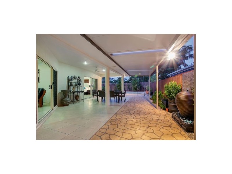 6 Saunders Court, Clifton Beach QLD 4879