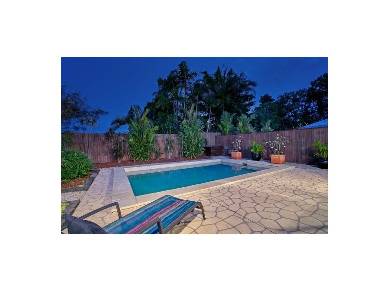 6 Saunders Court, Clifton Beach QLD 4879