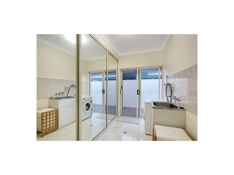 6 Saunders Court, Clifton Beach QLD 4879