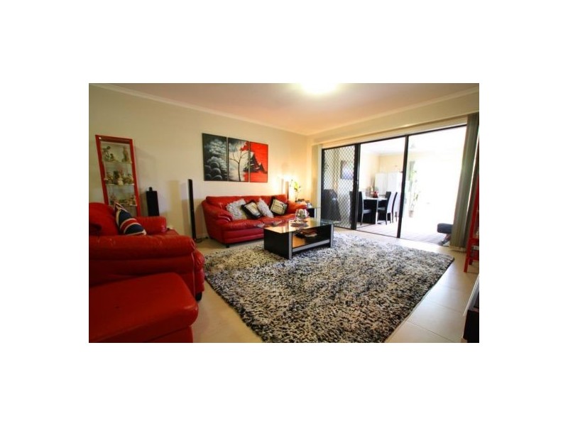 11/335 Lake Street, Cairns North QLD 4870