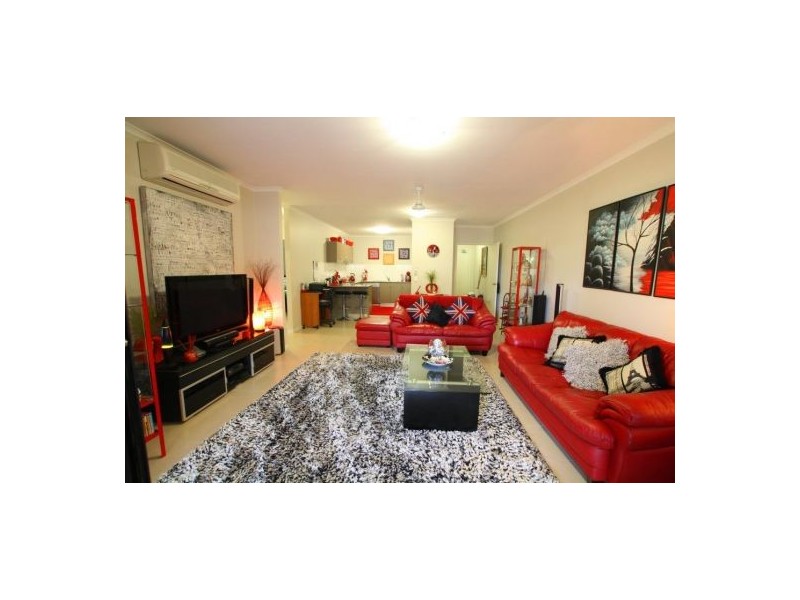 11/335 Lake Street, Cairns North QLD 4870