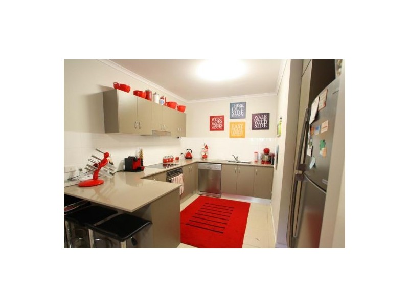 11/335 Lake Street, Cairns North QLD 4870