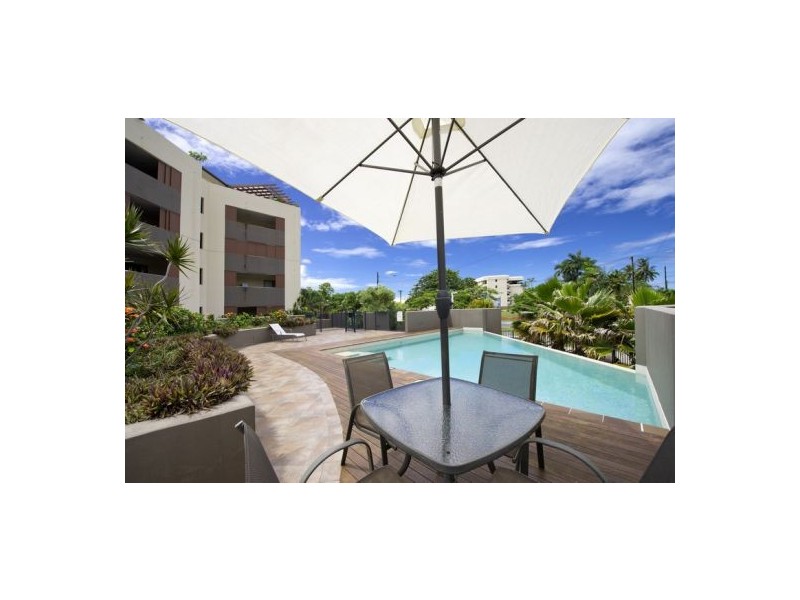 11/335 Lake Street, Cairns North QLD 4870