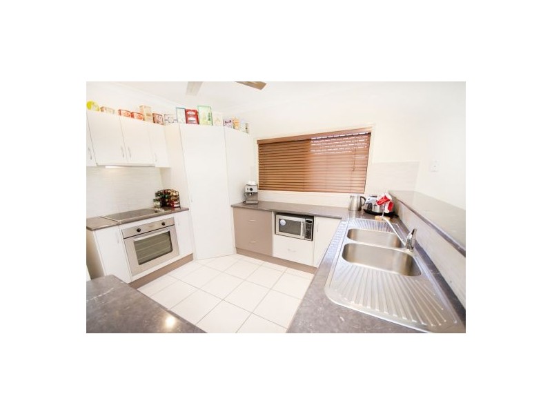 33 Goodsell Drive, Bentley Park QLD 4869