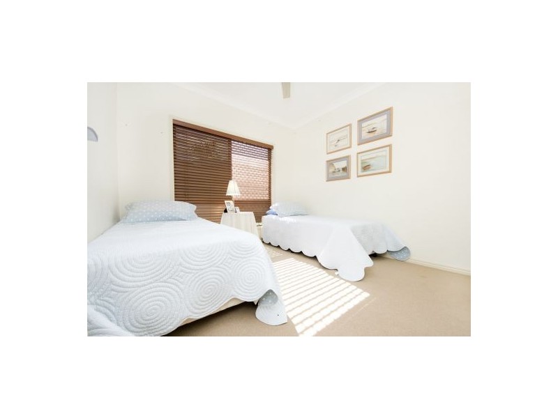33 Goodsell Drive, Bentley Park QLD 4869