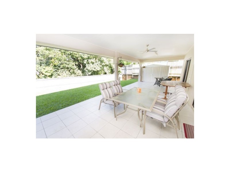 33 Goodsell Drive, Bentley Park QLD 4869