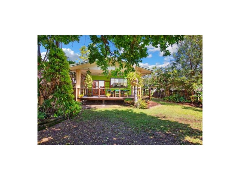 50 Christensen Street, Machans Beach QLD 4878