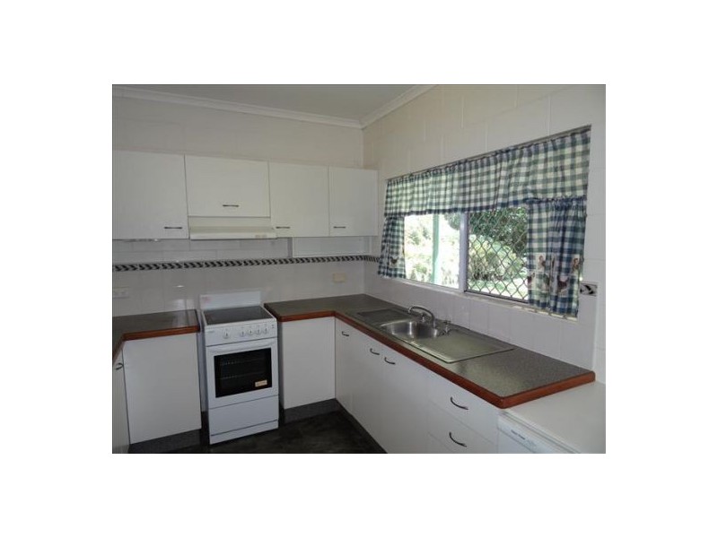 14 Kangaroo Street, Bentley Park QLD 4869