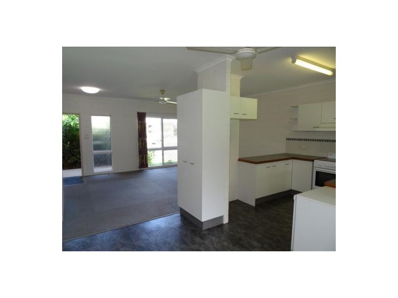 14 Kangaroo Street, Bentley Park QLD 4869